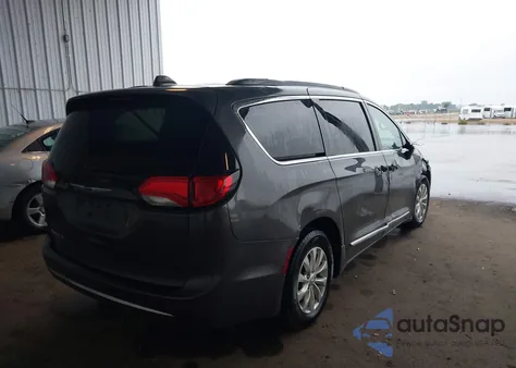 2017 Chrysler Pacifica Touring-L из США, поврежденный, VIN 2C4RC1BG8HR821735